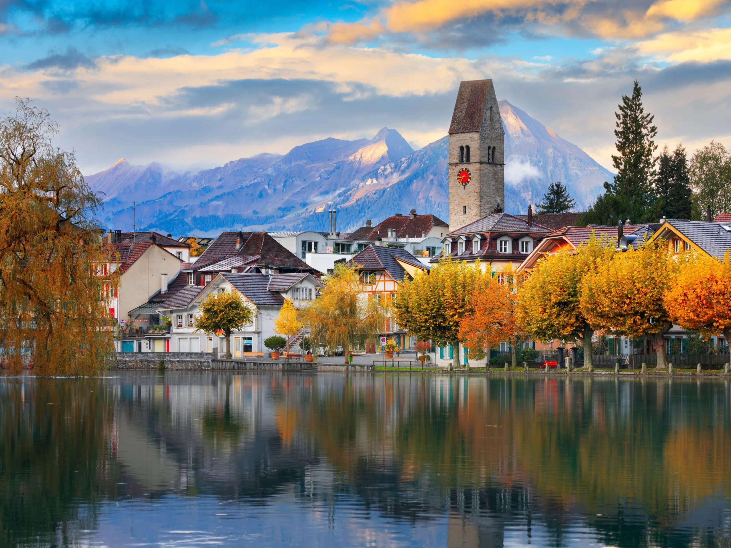 [ THUỴ SĨ ] INTERLAKEN VIÊN NGỌC XANH GIỮA LÒNG THUỴ SĨ